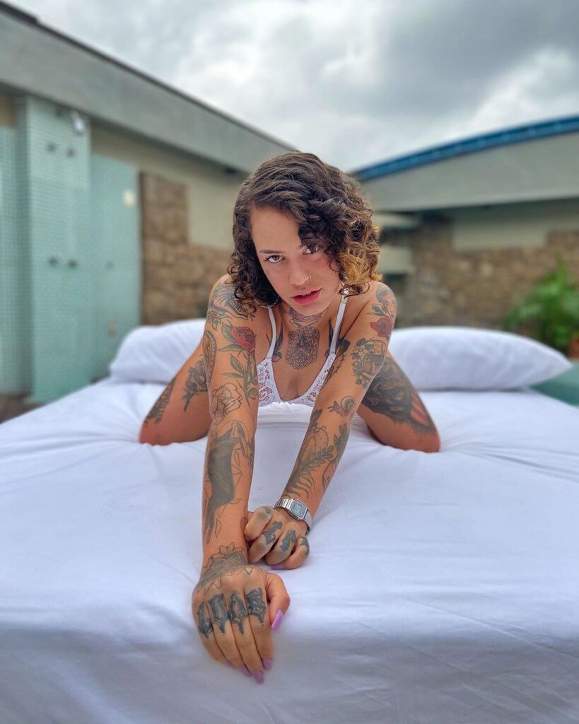 Atriz Porno Nina Forbidden xvideos onlyfans