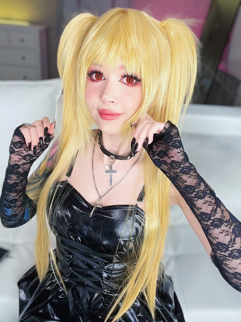 Purple Bitch - Cosplayer meiga e safada! - Testosterona Pornô
