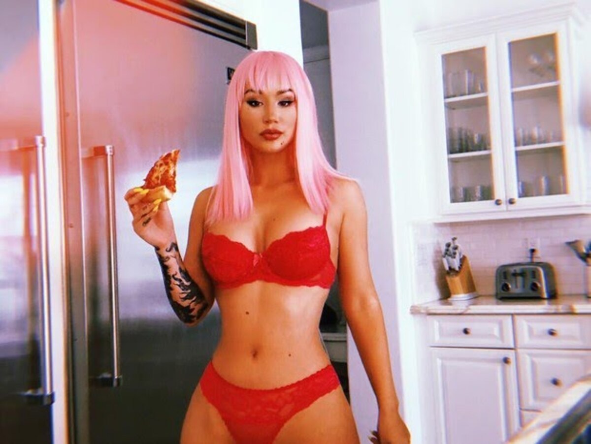 Iggy Azalea – a polêmica MILF pu$$y de ouro