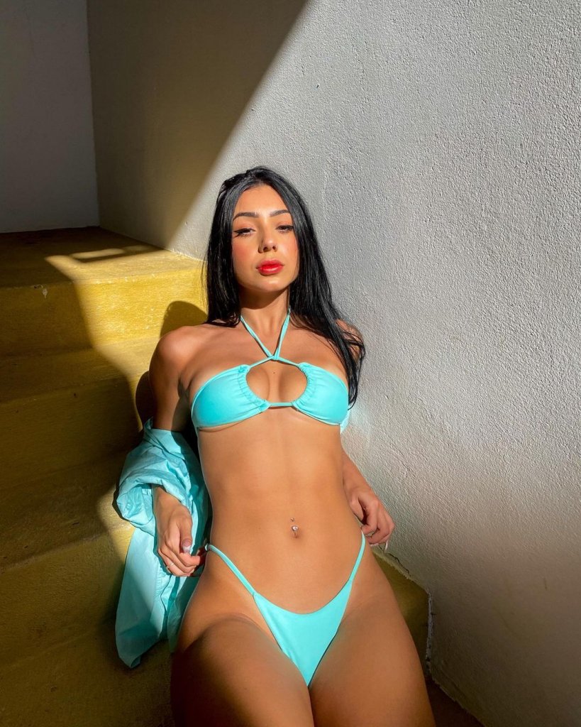 Leticia Castro fotos sexy e nudes 