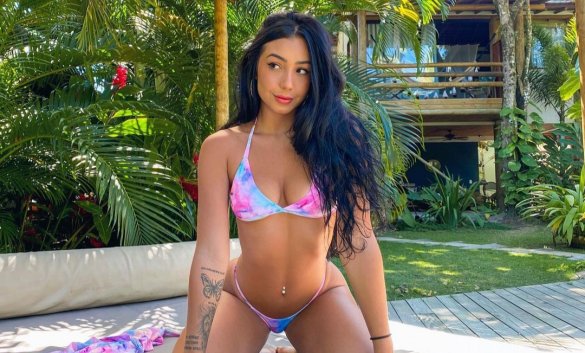 Leticia Castro fotos sexy e nudes