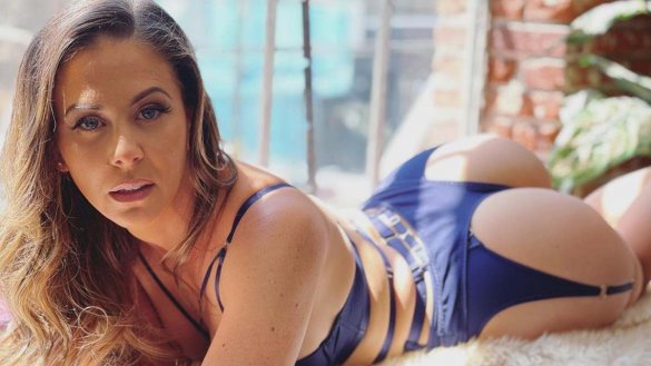 Cherie deville - a experiente coroa safada que conquista o redtube