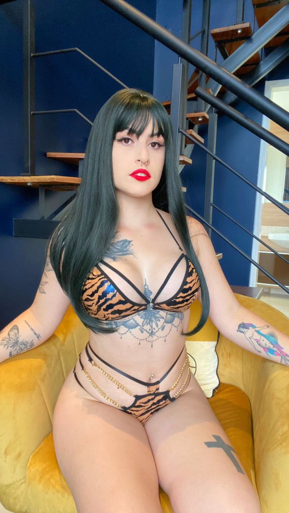 nudes de novinhas com cabelo colorido