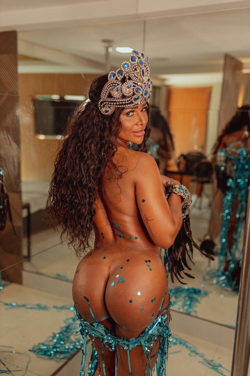 Brysa Sousa pelada no onlyfans California Tv