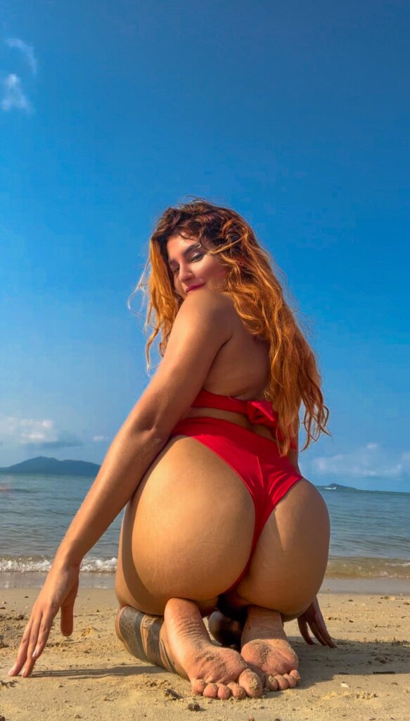 Brisa Ruiva sexy