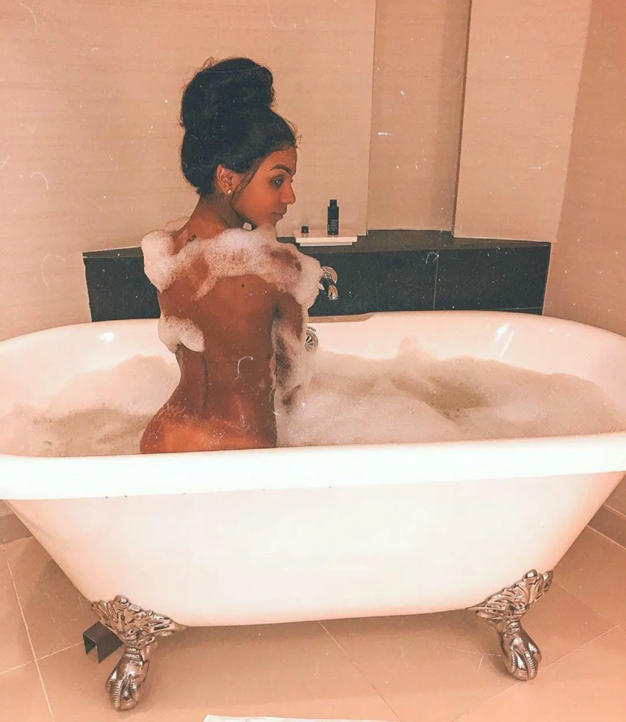 Brunna Gonçalves ex bbb pelada