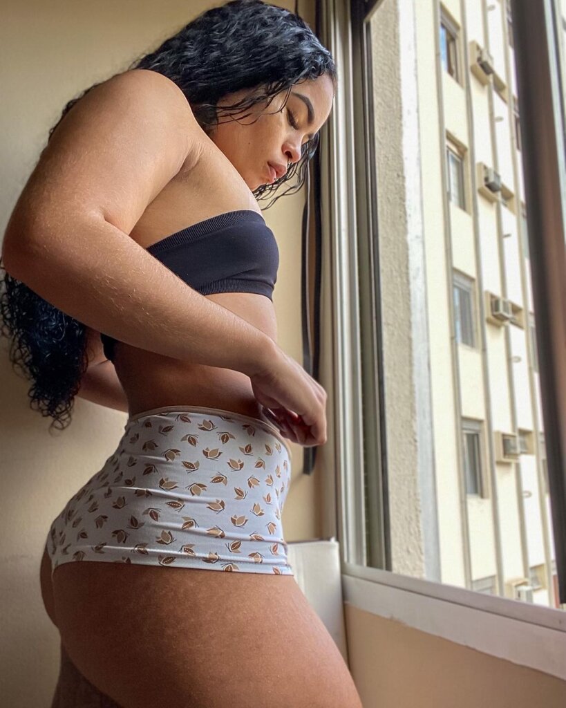 Emy Tatuada nua pelada telegram privacy