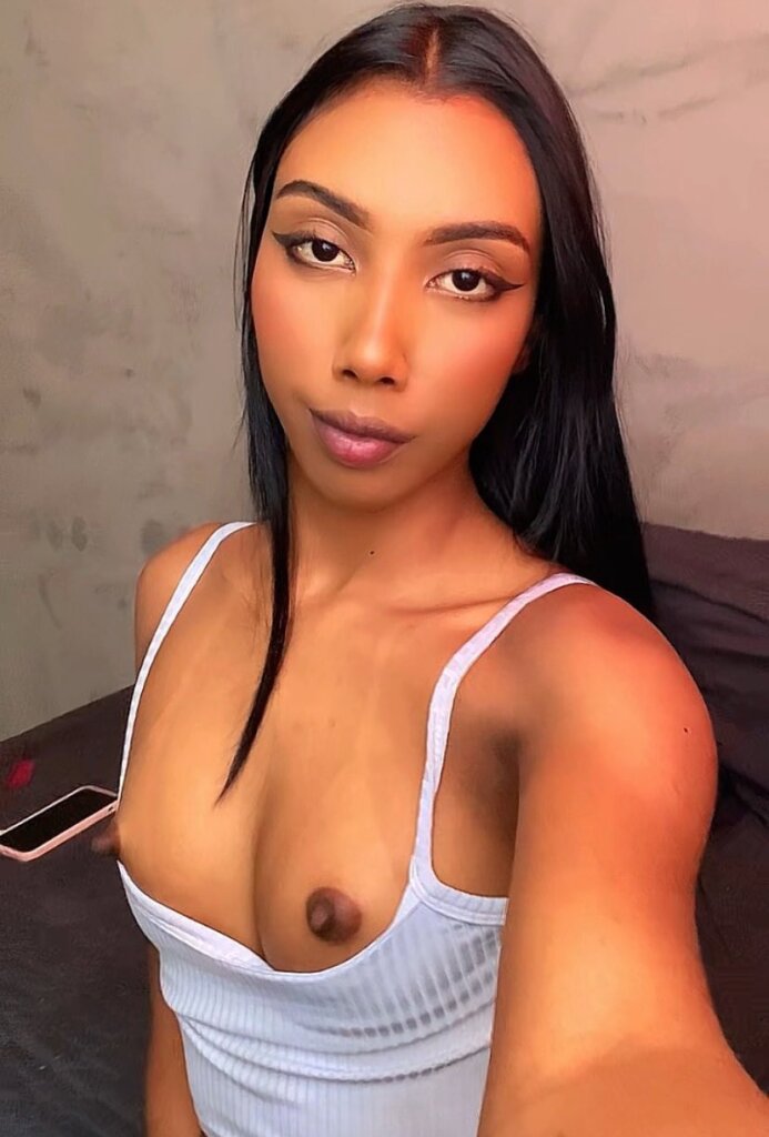 novinha peladinha morena magrinha