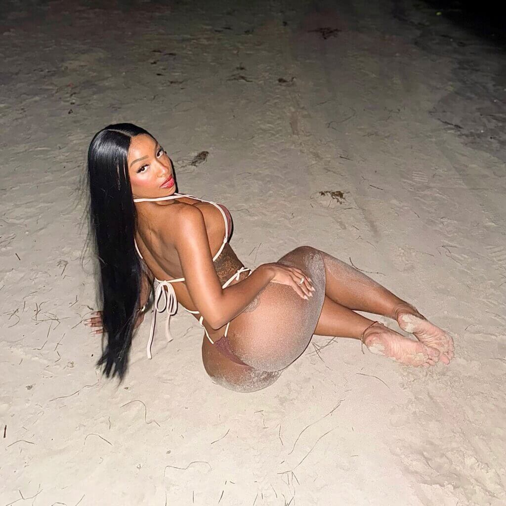 Preta zade pelada - a influencer escultural do onlyfans