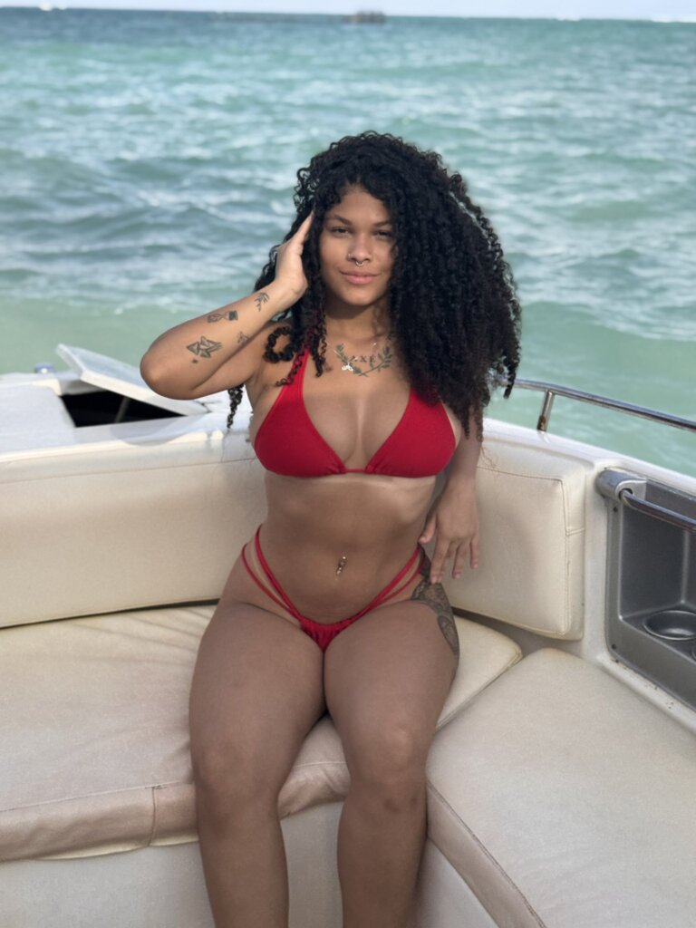 Novinha se exibindo