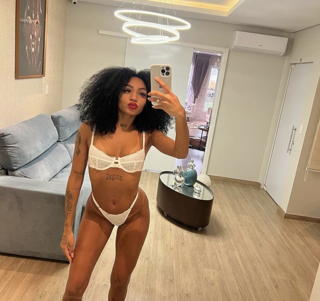 Acompanhantes instagram foto