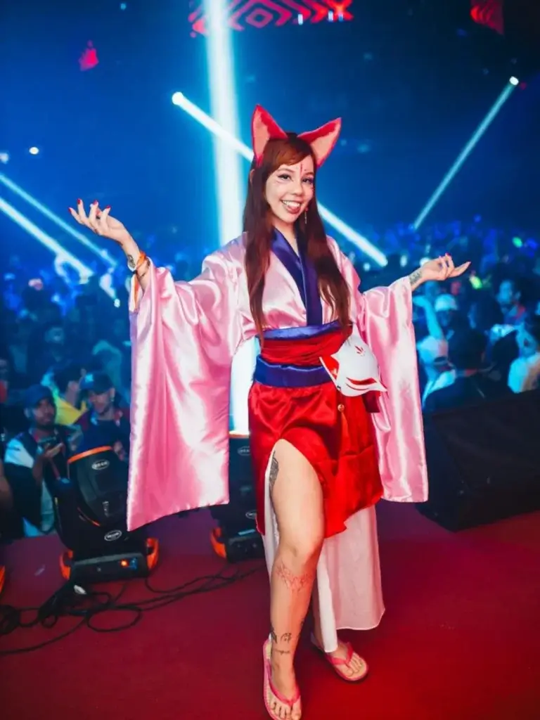 Kinechan nua - entrevistamos novinha cosplayer do onlyfans